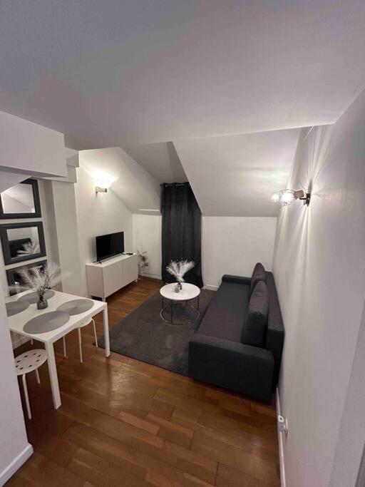Duplex Minimaliste - 30 Min De Paris Apartment Saint-Ouen-l'Aumone Exterior photo