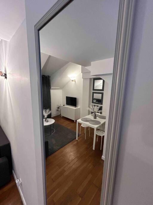 Duplex Minimaliste - 30 Min De Paris Apartment Saint-Ouen-l'Aumone Exterior photo